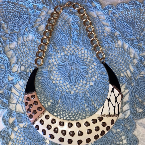 NECKLACE, goldtone chain w/tan, brown, blk & wh. animal design $29 - Picture 2 of 7